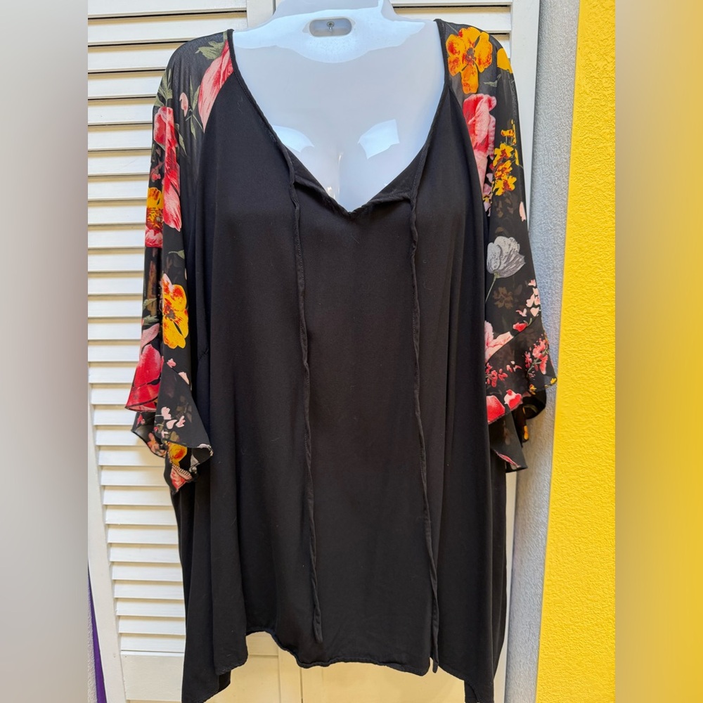 BloomChic Elegant Black Top